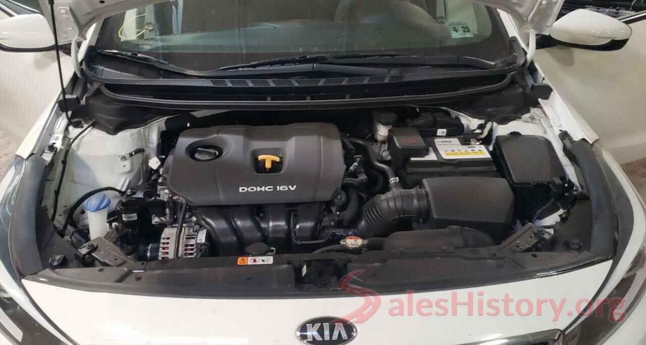 3KPFK4A77JE272996 2018 KIA FORTE