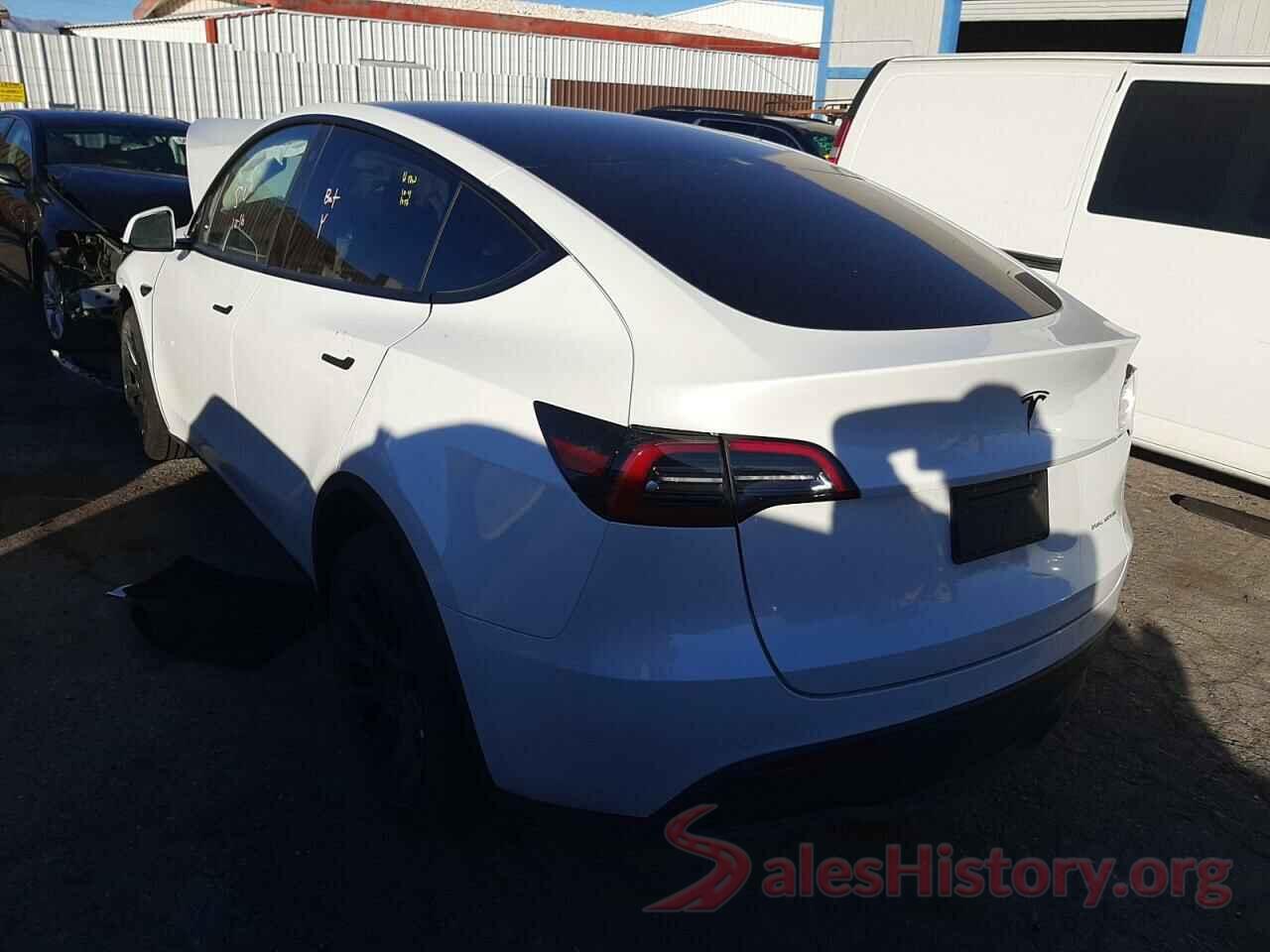 7SAYGDEE8NF480553 2022 TESLA MODEL Y