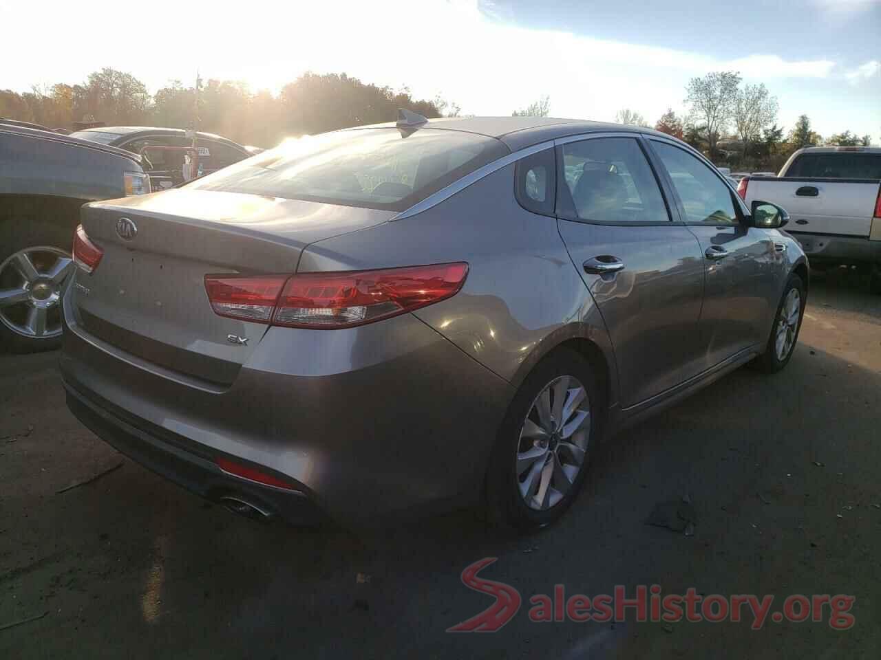 5XXGU4L35JG256893 2018 KIA OPTIMA