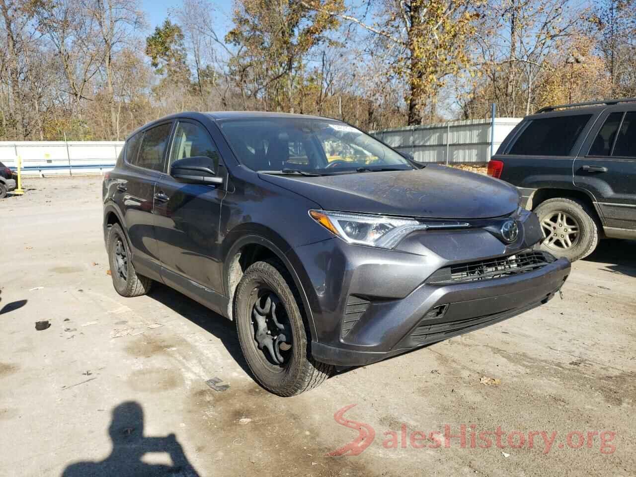 JTMBFREV8JJ250517 2018 TOYOTA RAV4