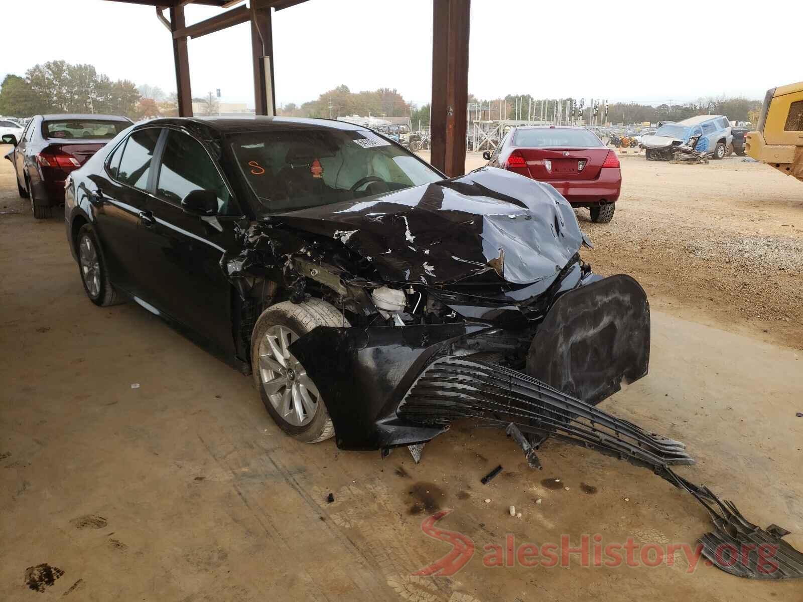 4T1B11HK5JU547725 2018 TOYOTA CAMRY