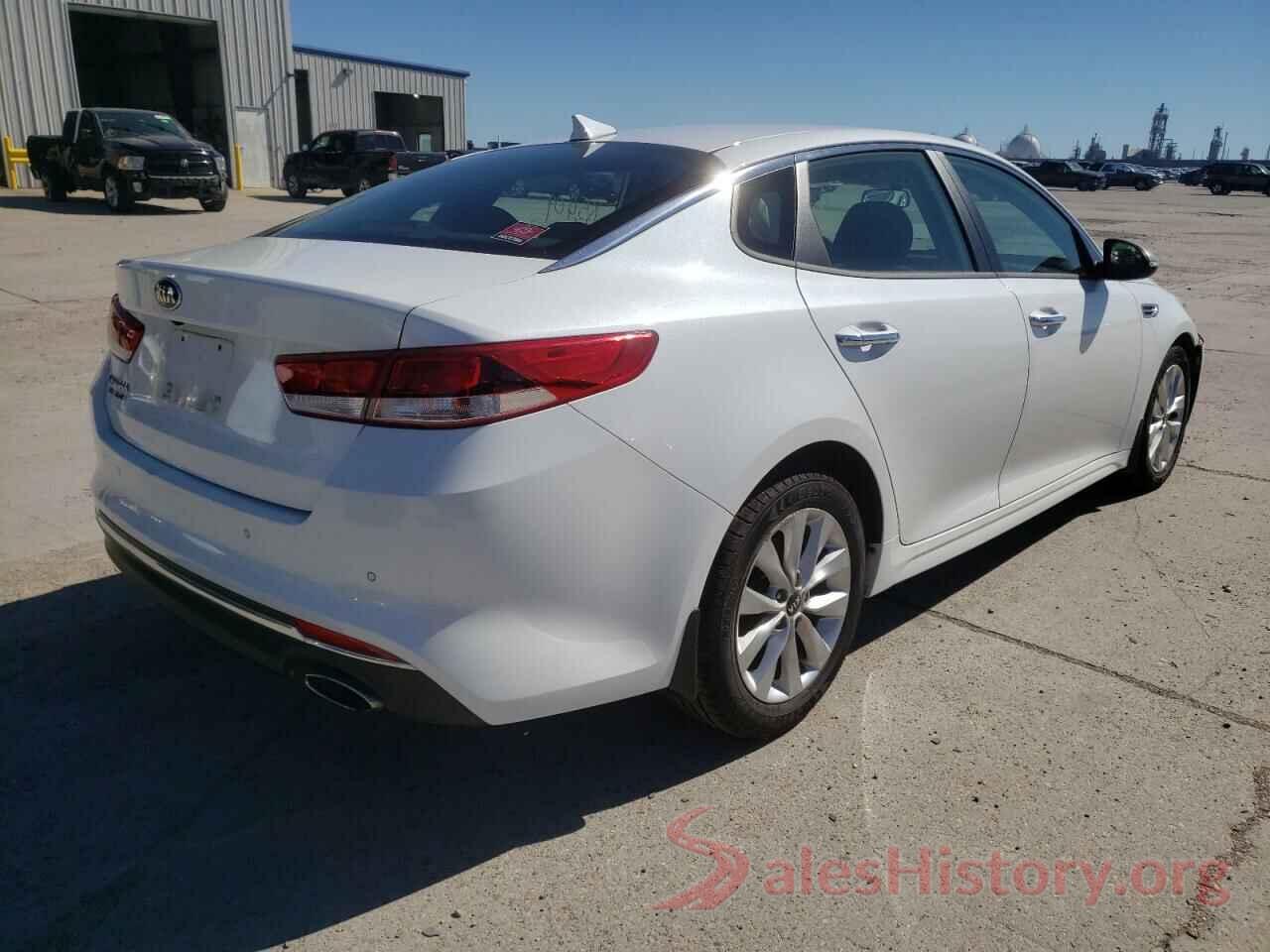 5XXGT4L38JG256664 2018 KIA OPTIMA