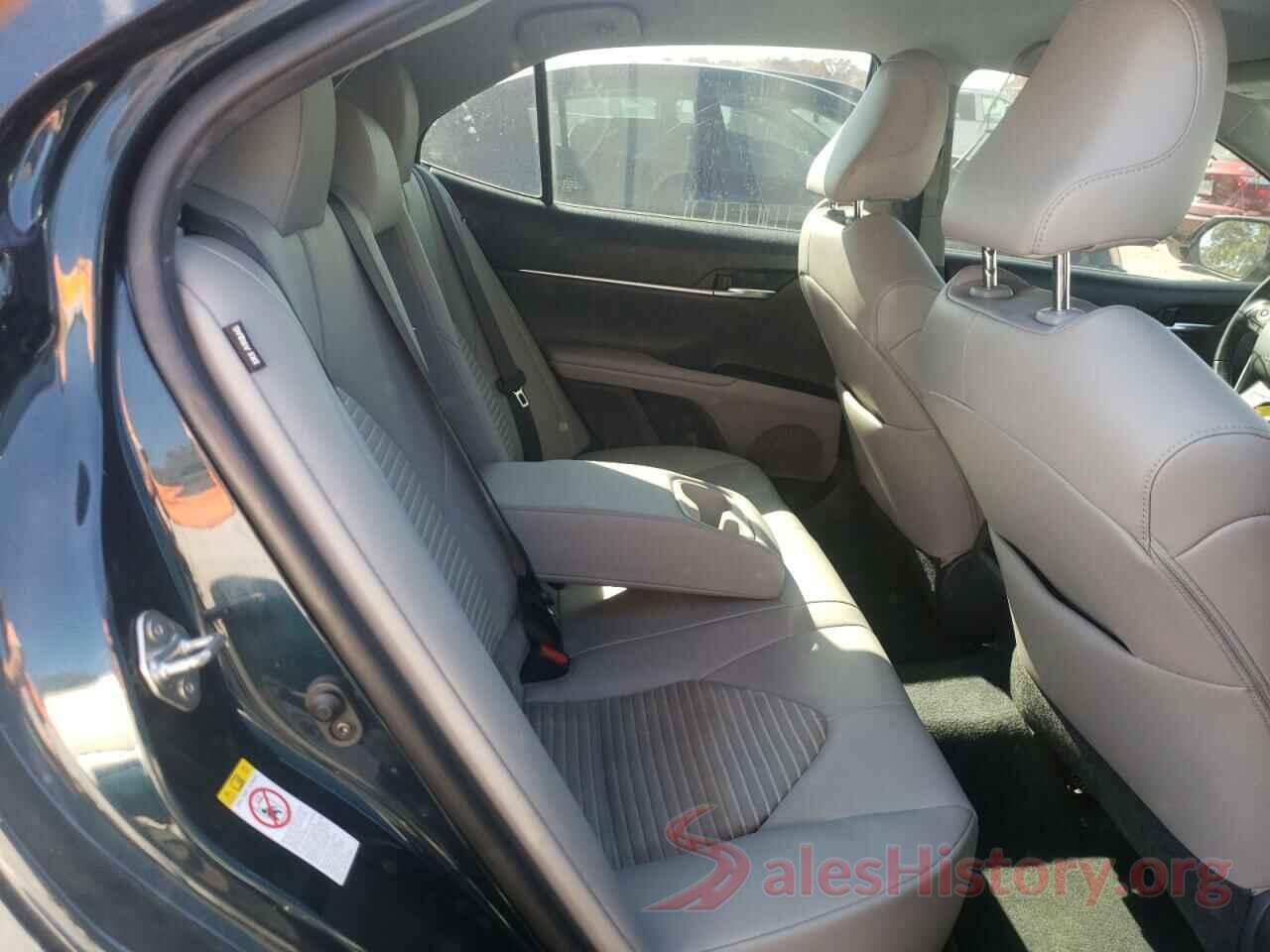 4T1B11HK1JU582598 2018 TOYOTA CAMRY