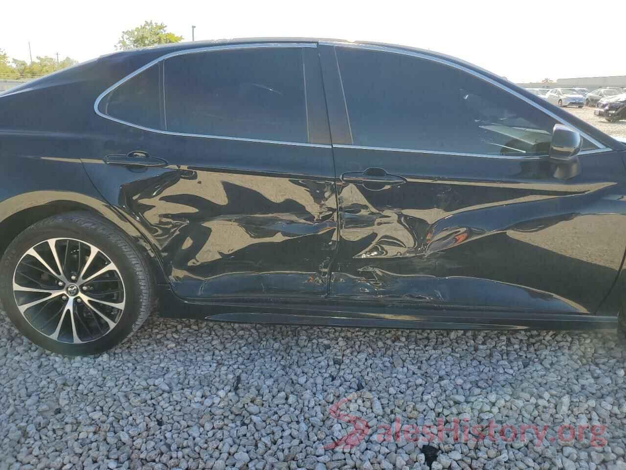 4T1B11HK2JU049045 2018 TOYOTA CAMRY