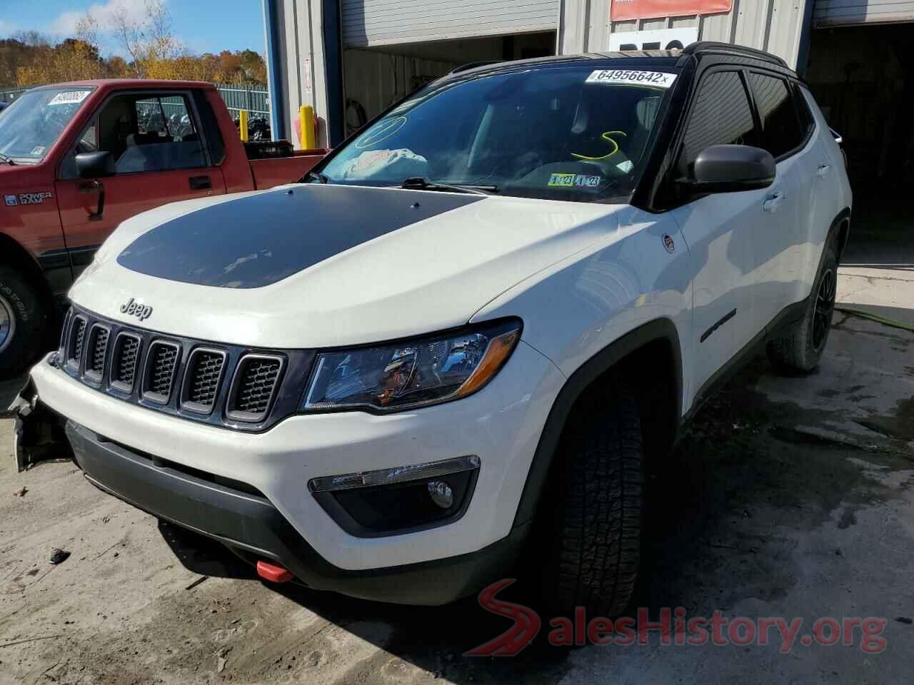 3C4NJDDB8JT150898 2018 JEEP COMPASS