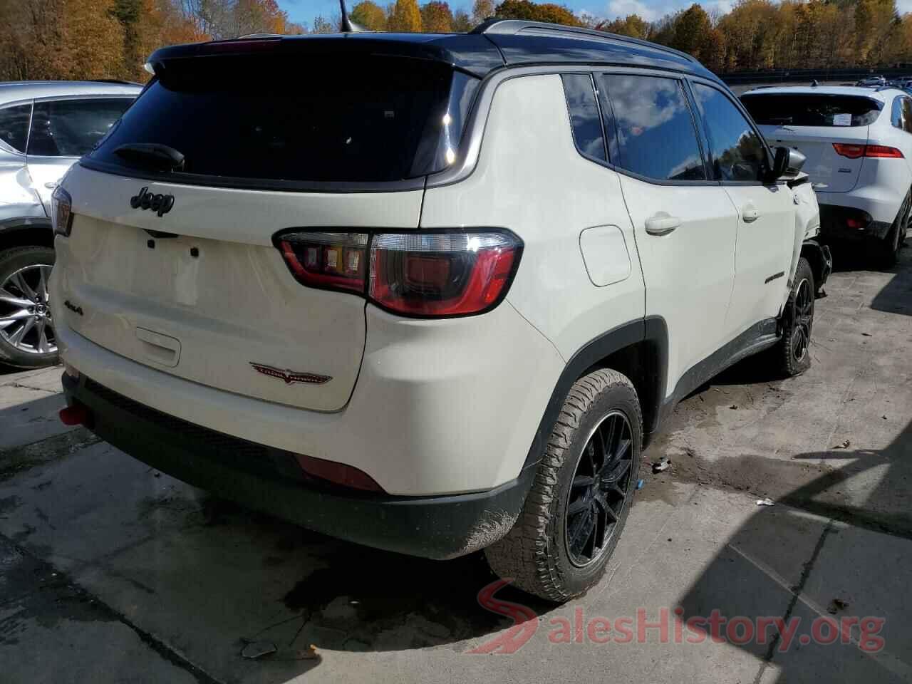 3C4NJDDB8JT150898 2018 JEEP COMPASS