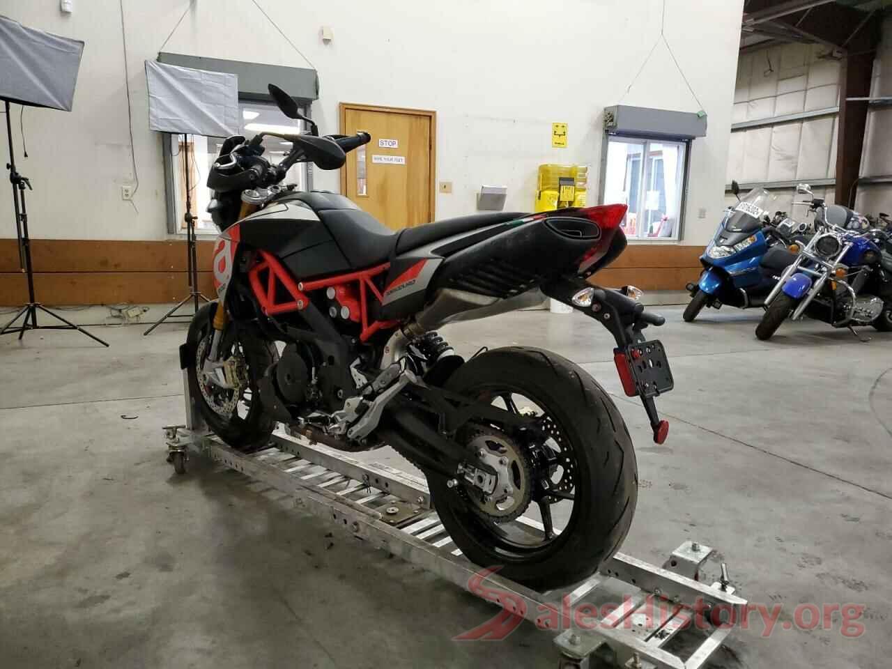 ZD4KBU009JS000101 2018 APRILIA MOTORCYCLE