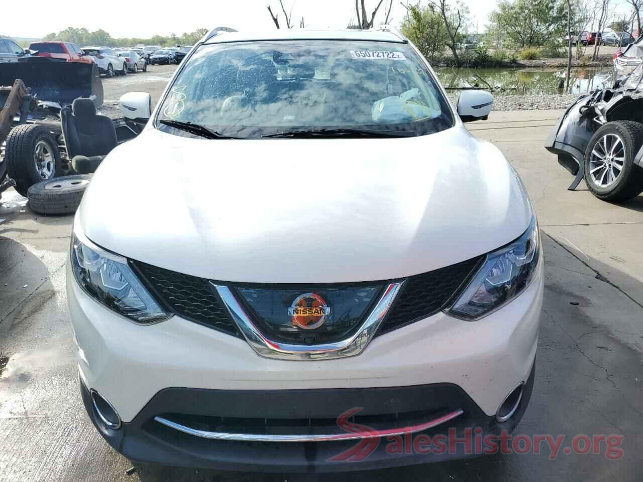 JN1BJ1CP1JW109945 2018 NISSAN ROGUE