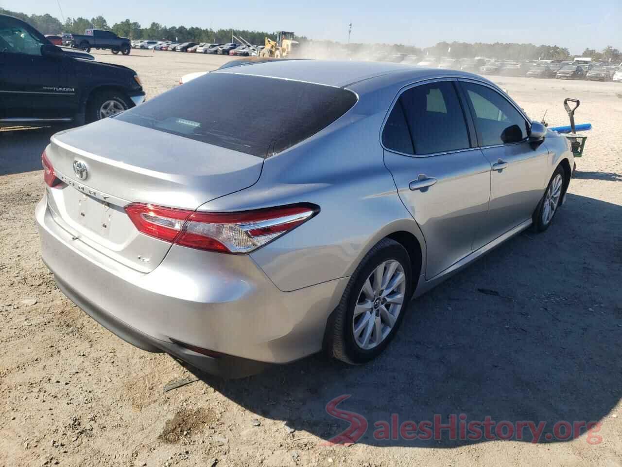 4T1B11HK3JU574082 2018 TOYOTA CAMRY