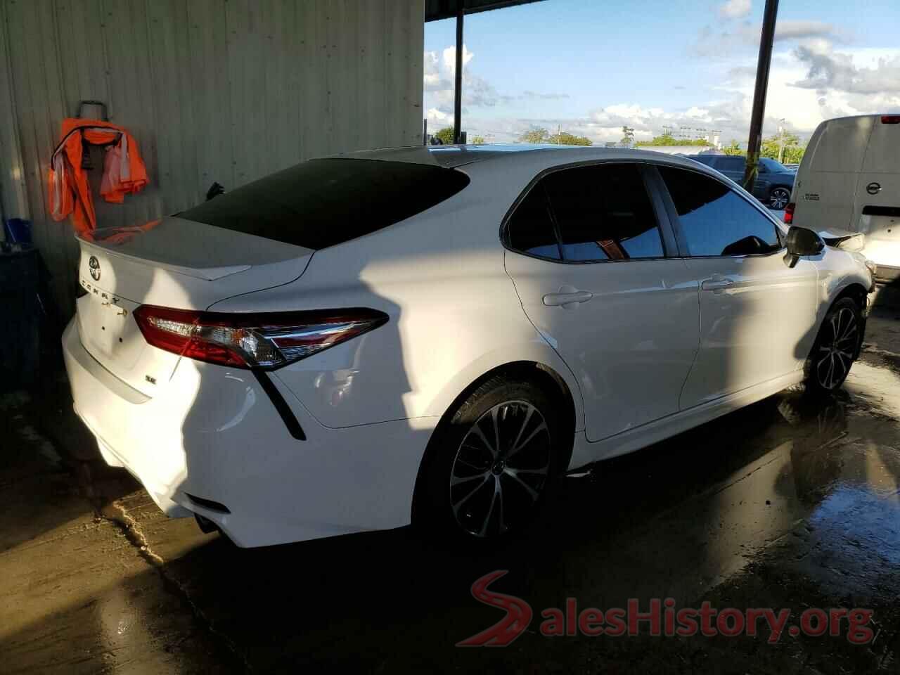 4T1B11HK1JU576428 2018 TOYOTA CAMRY