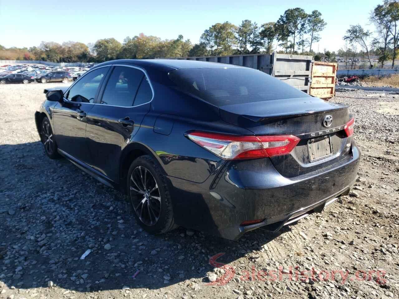 4T1B11HK0JU650695 2018 TOYOTA CAMRY