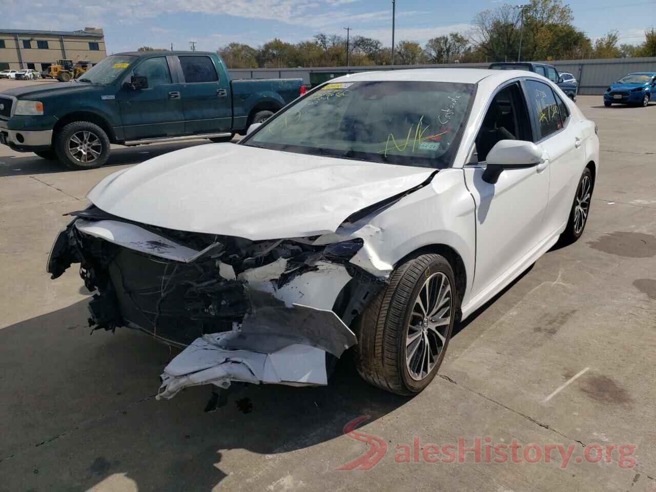 4T1B11HK8JU107384 2018 TOYOTA CAMRY