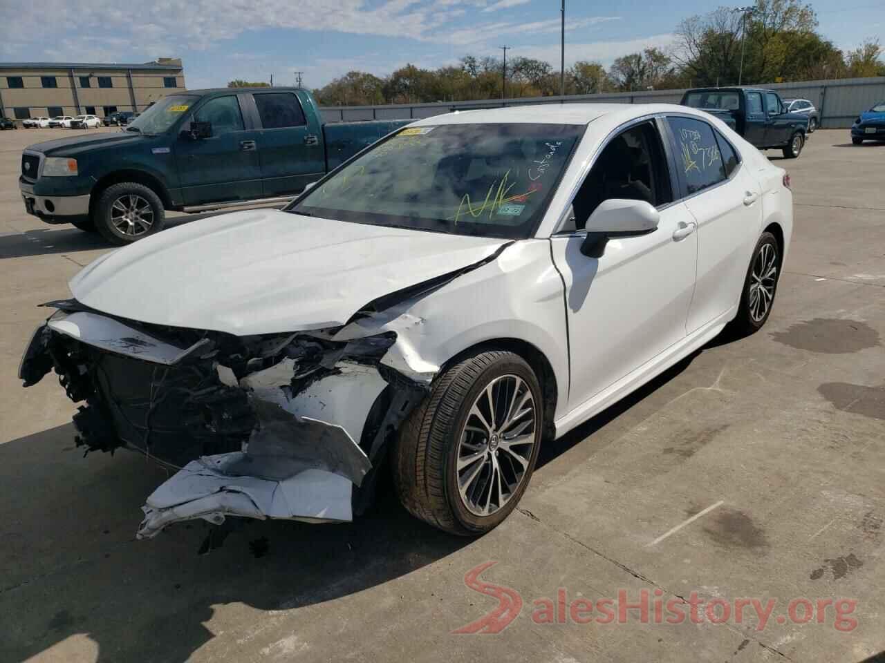 4T1B11HK8JU107384 2018 TOYOTA CAMRY