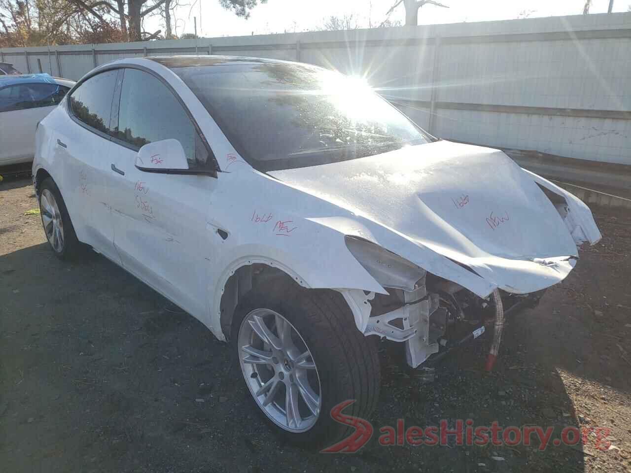 5YJYGAEE6MF185977 2021 TESLA MODEL Y