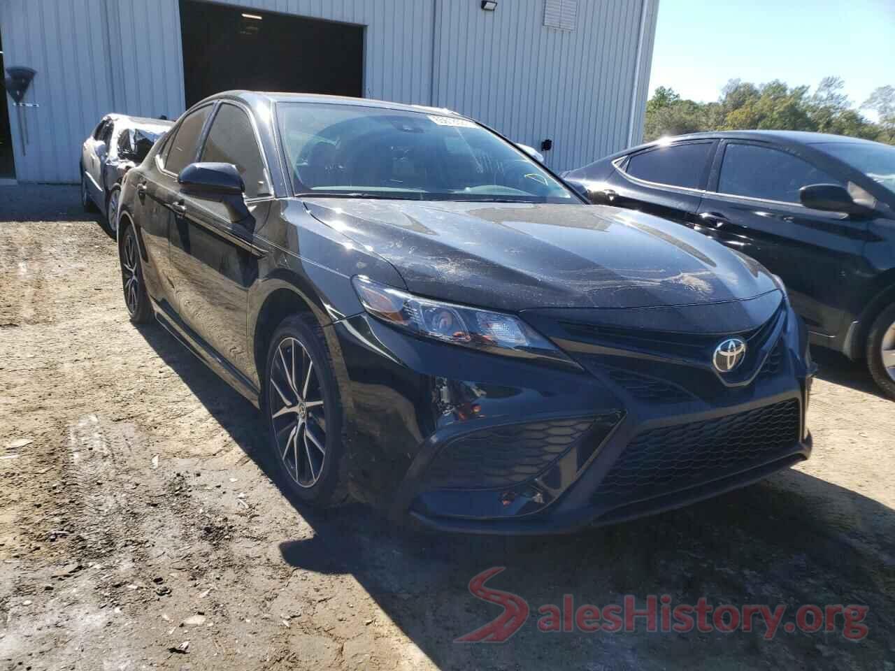 4T1G11AK6MU556261 2021 TOYOTA CAMRY