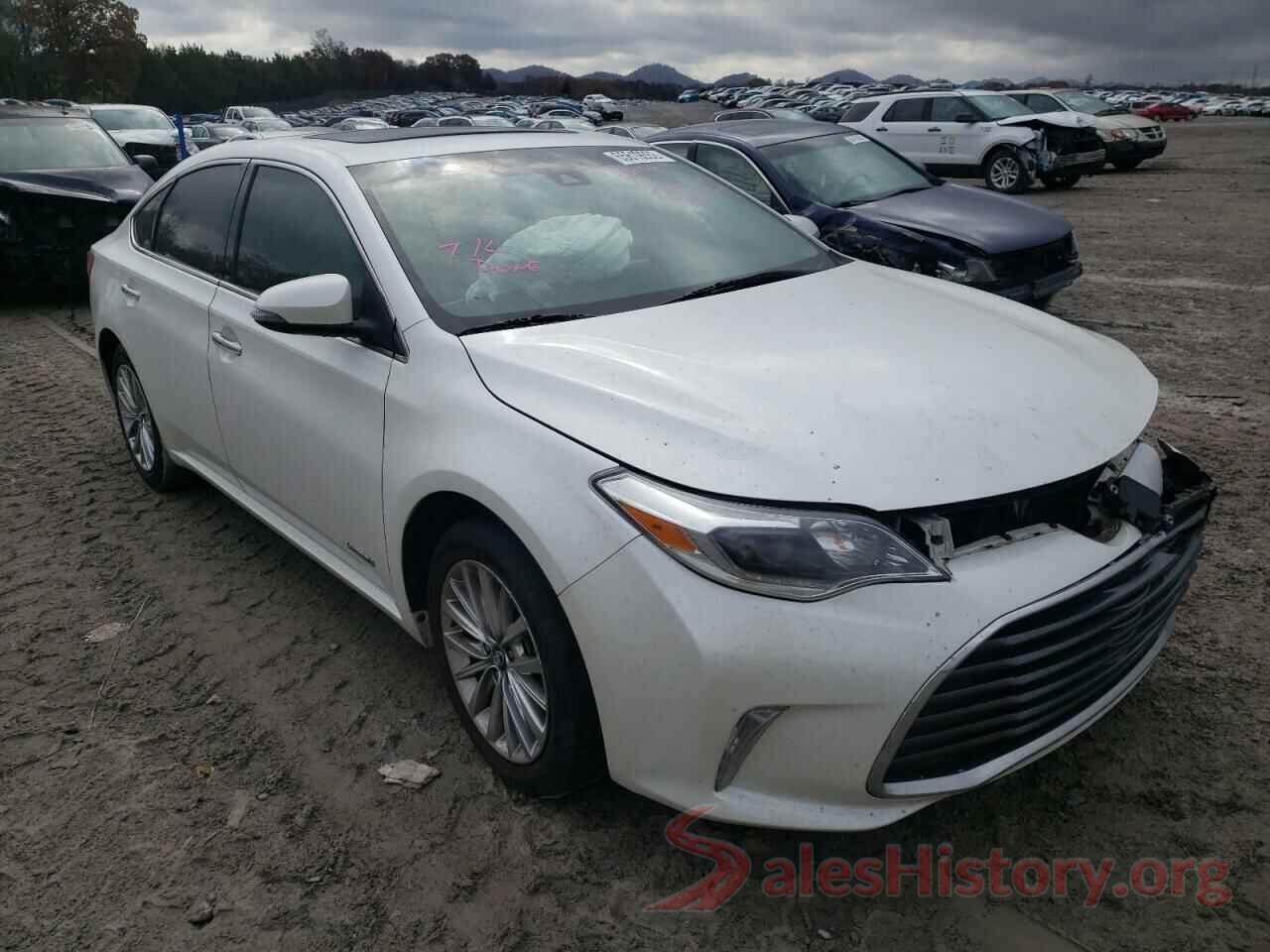 4T1BD1EB3JU063435 2018 TOYOTA AVALON