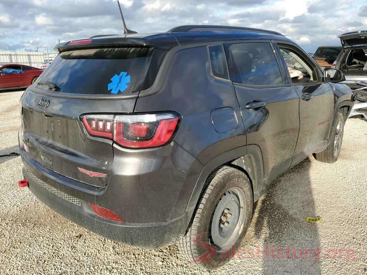 3C4NJDDB4JT343324 2018 JEEP COMPASS