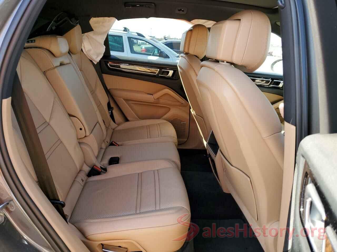 WP1AA2AY4KDA12132 2019 PORSCHE CAYENNE