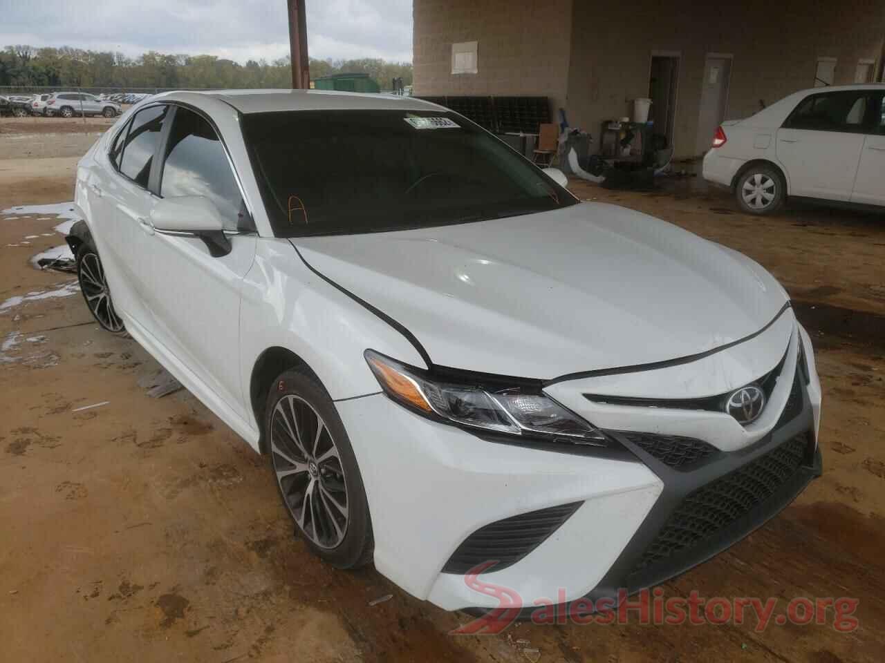 4T1B11HK5JU532397 2018 TOYOTA CAMRY