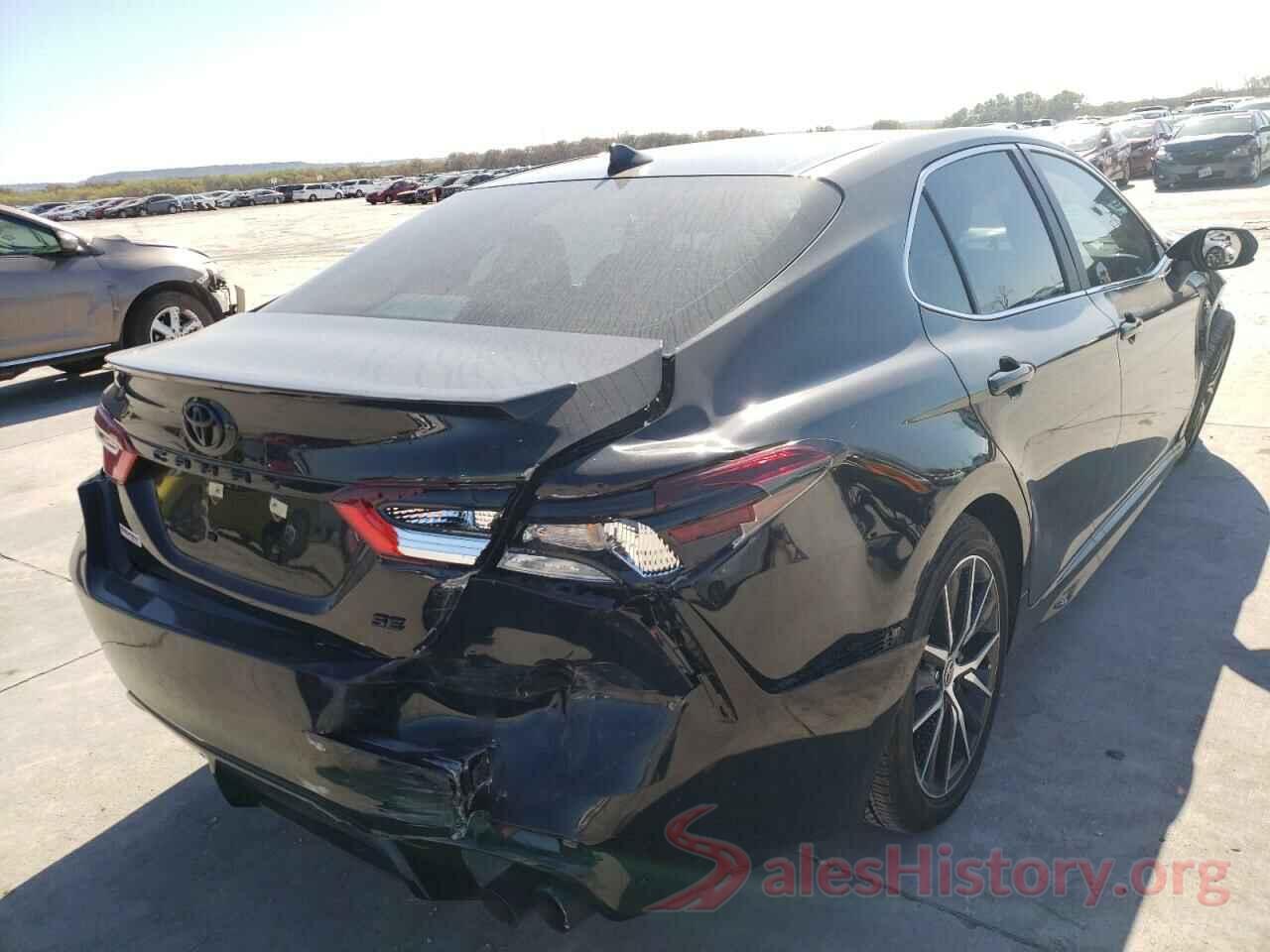 4T1G11AK2MU545631 2021 TOYOTA CAMRY