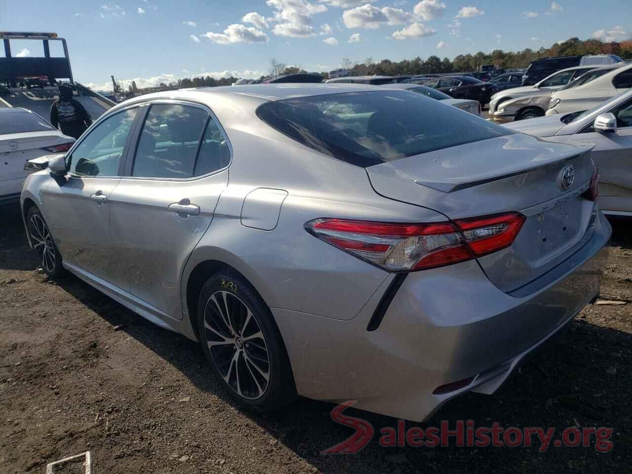 4T1B11HK2JU545351 2018 TOYOTA CAMRY