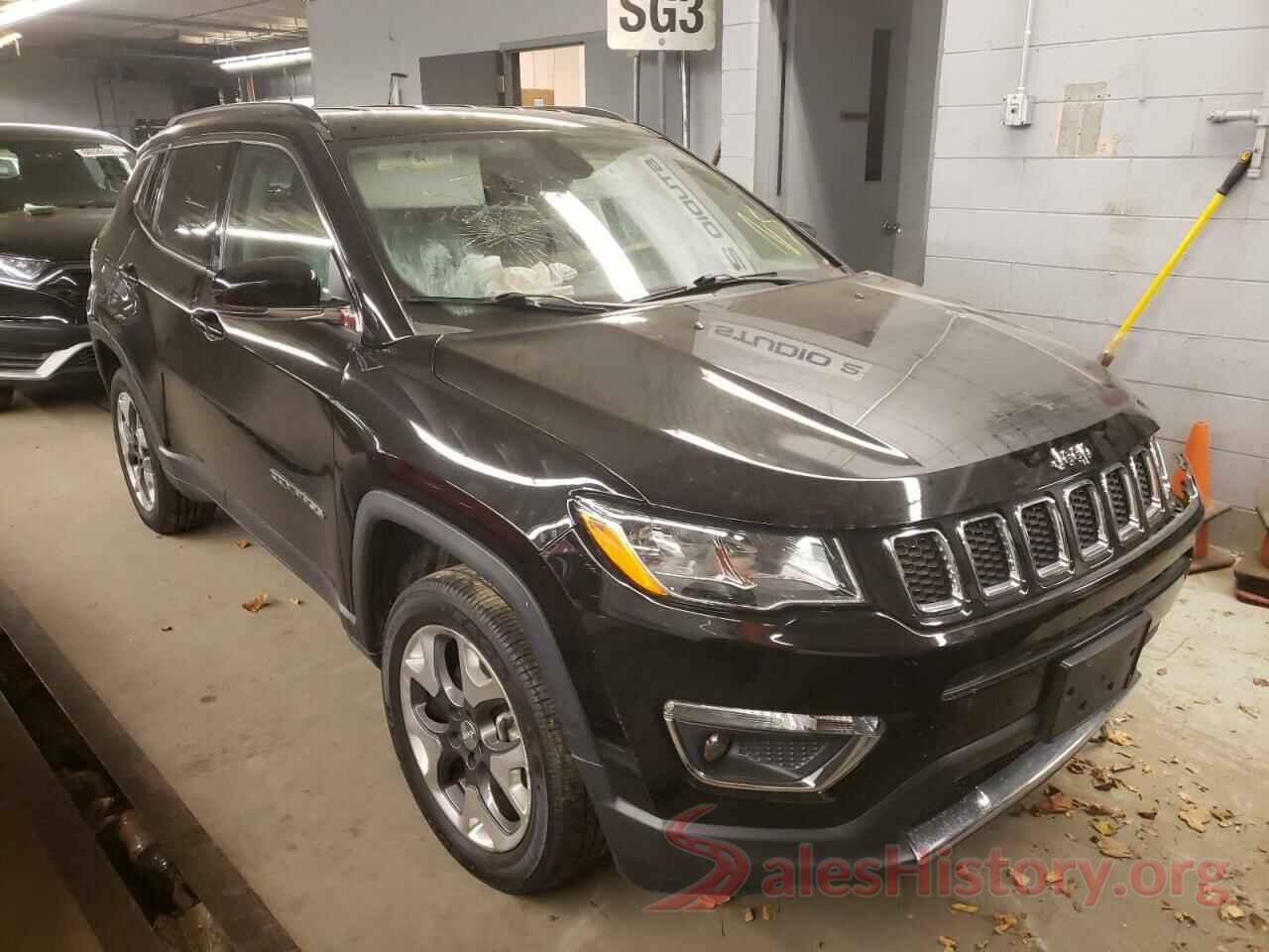 3C4NJDCB9JT135490 2018 JEEP COMPASS