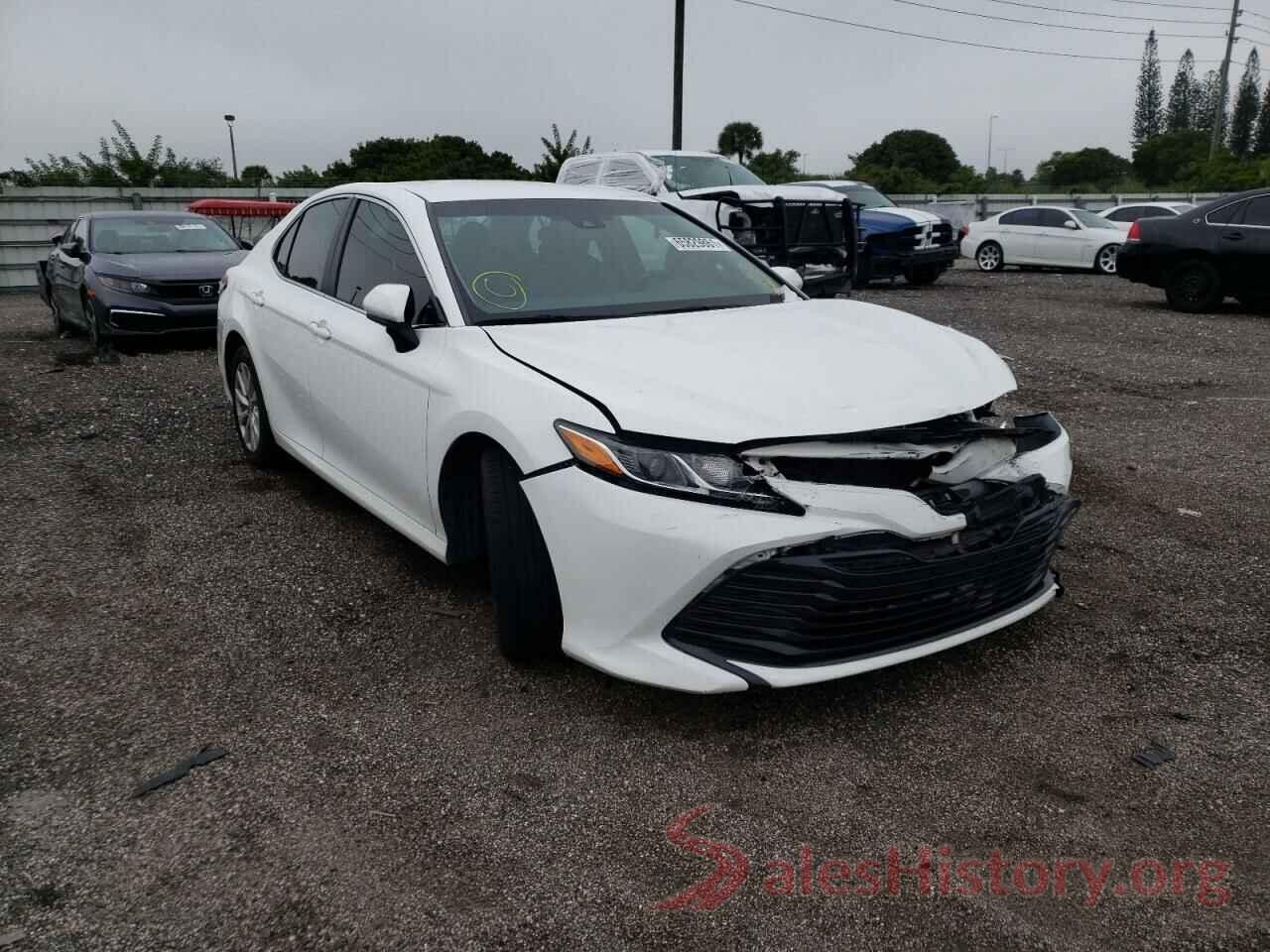 4T1B11HK8JU576801 2018 TOYOTA CAMRY