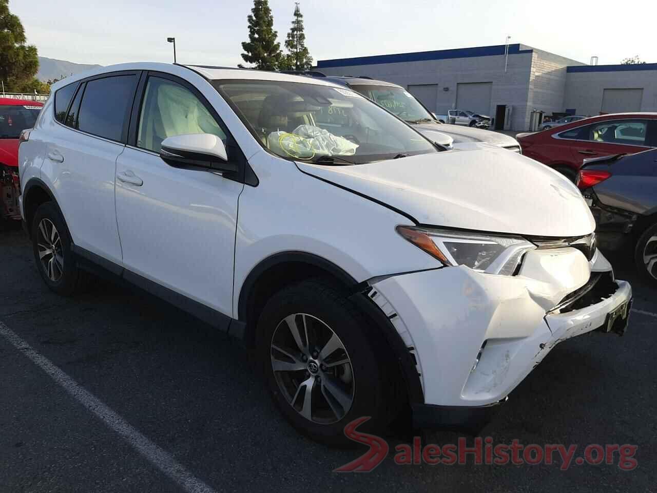 JTMWFREV6JJ725633 2018 TOYOTA RAV4