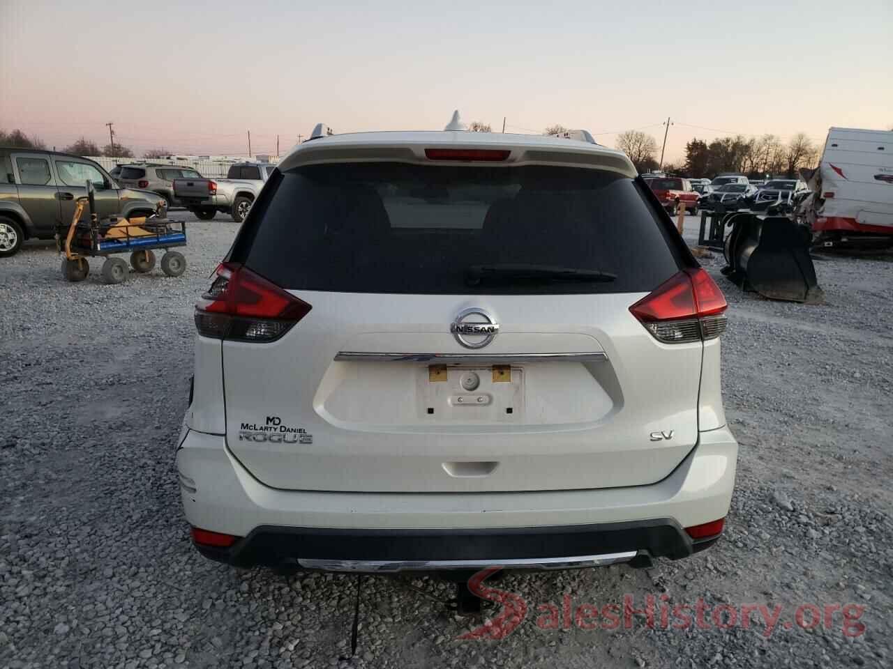 KNMAT2MT2HP572458 2017 NISSAN ROGUE