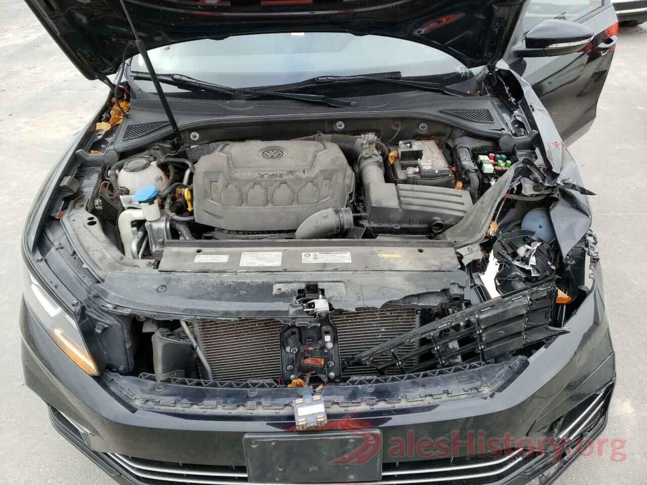 1VWAA7A30JC043141 2018 VOLKSWAGEN PASSAT