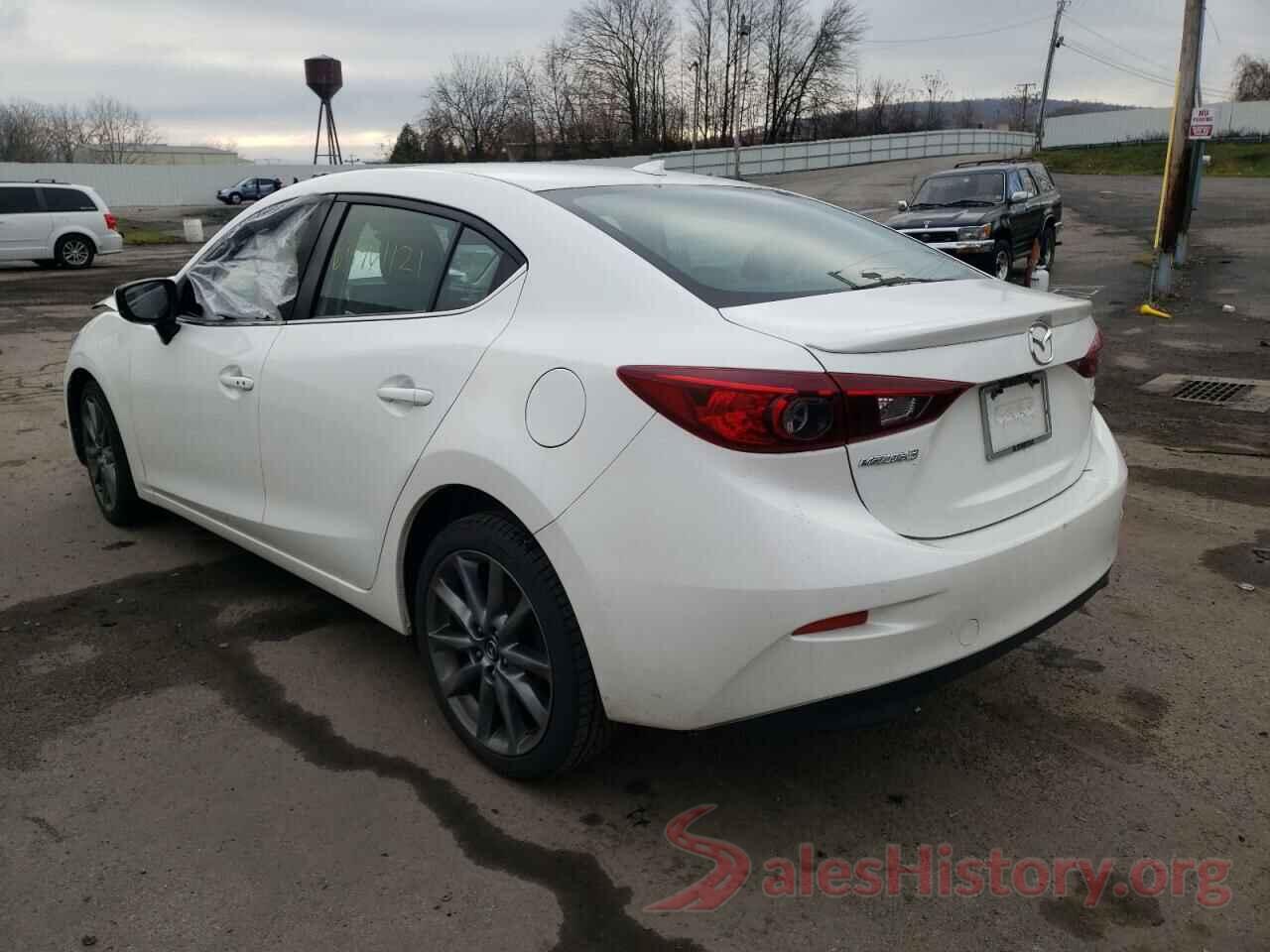 3MZBN1V38JM258250 2018 MAZDA 3