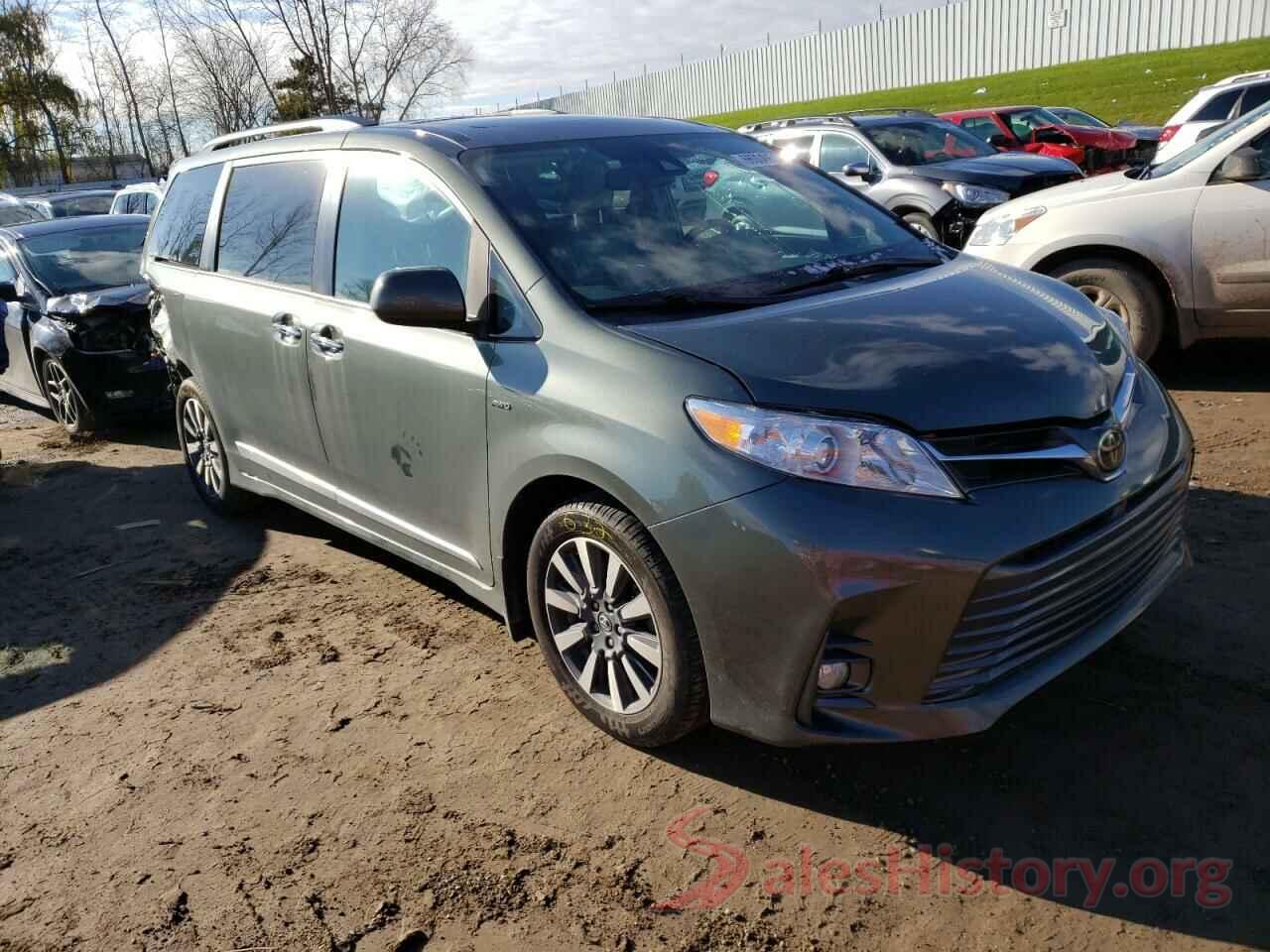 5TDDZ3DC1JS198695 2018 TOYOTA SIENNA