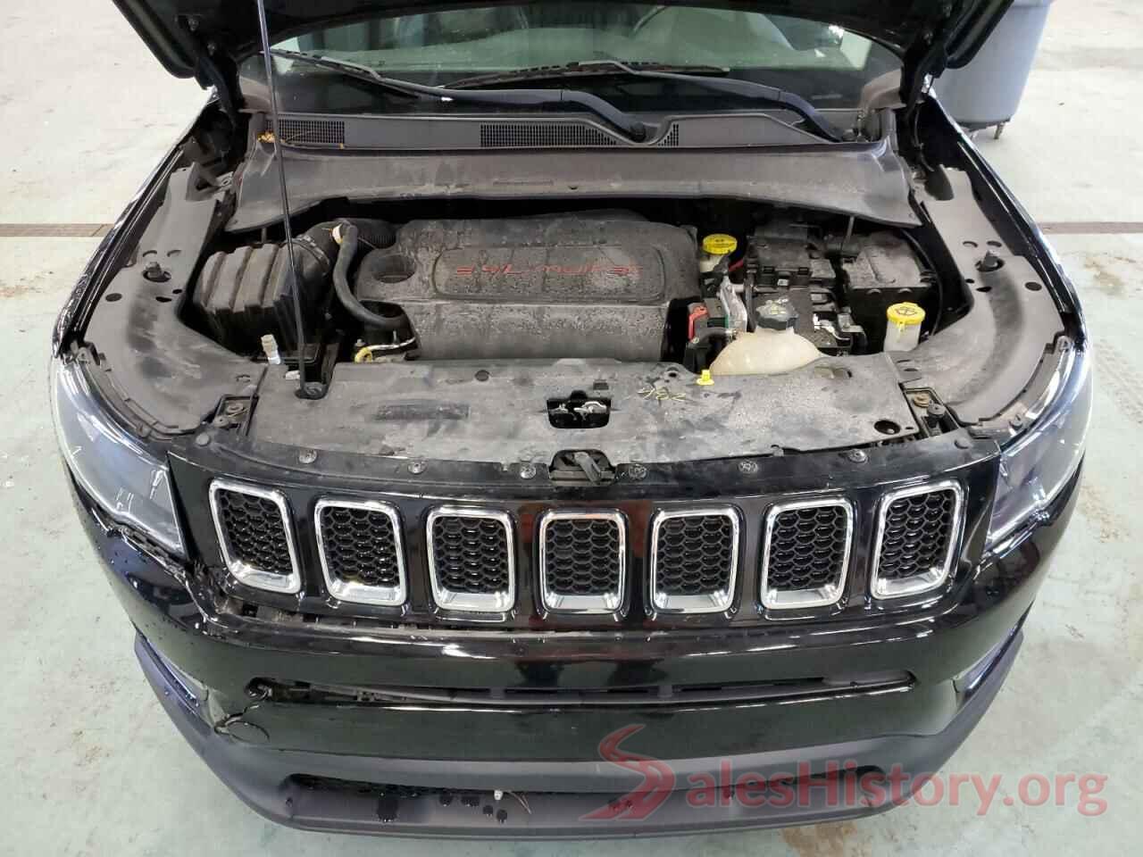 3C4NJDBB0JT402694 2018 JEEP COMPASS