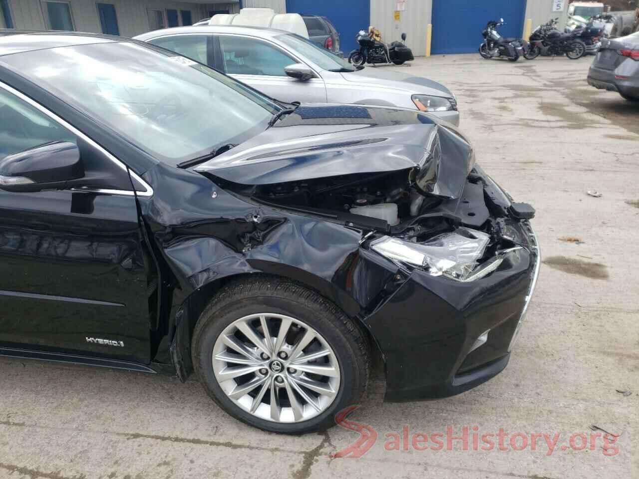 4T1BD1EB8JU062992 2018 TOYOTA AVALON