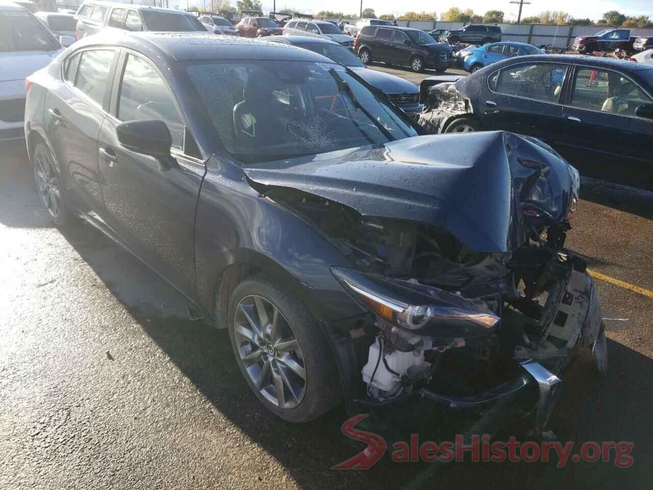 3MZBN1W30JM240954 2018 MAZDA 3