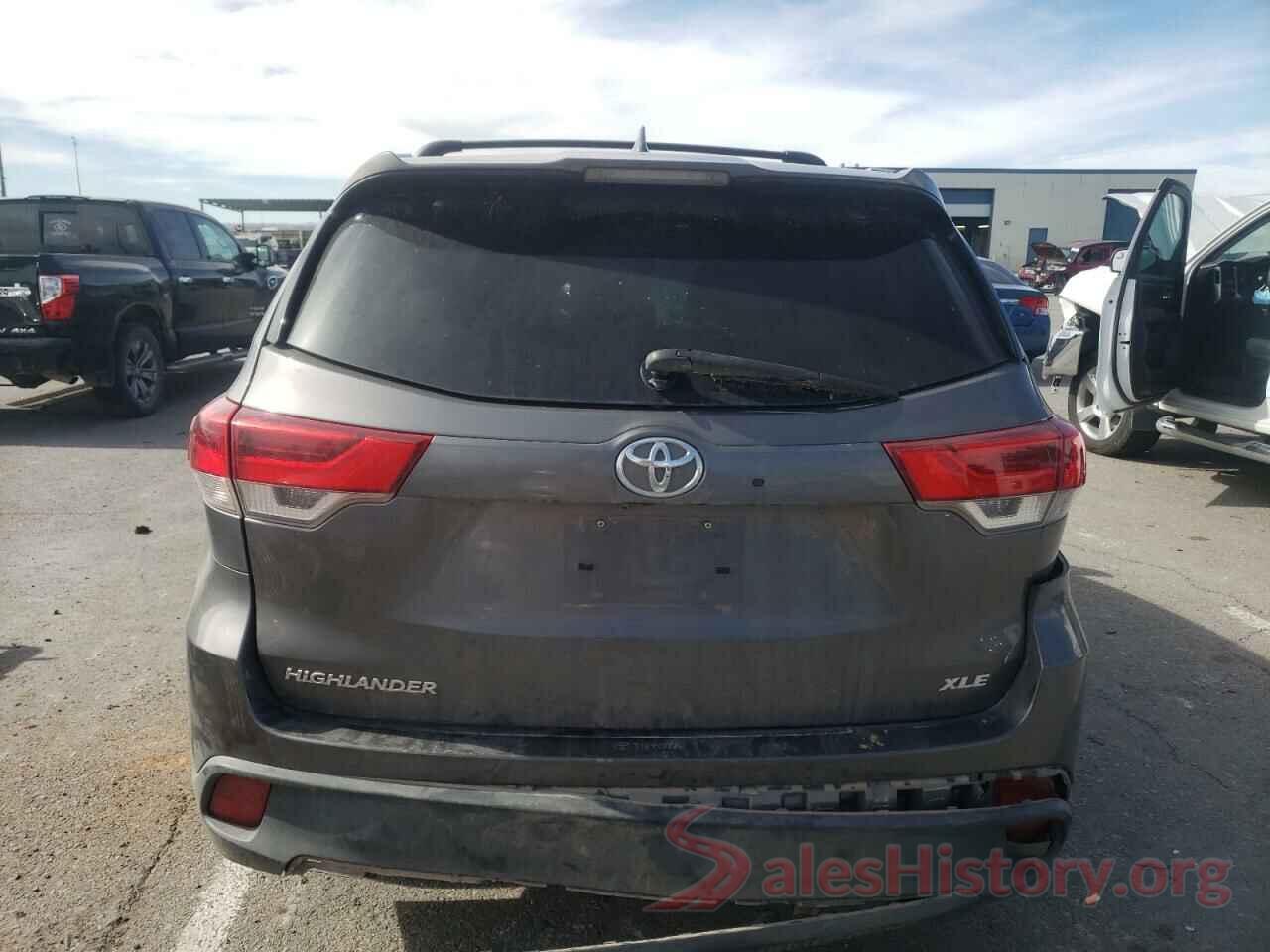 5TDKZRFH2JS548242 2018 TOYOTA HIGHLANDER