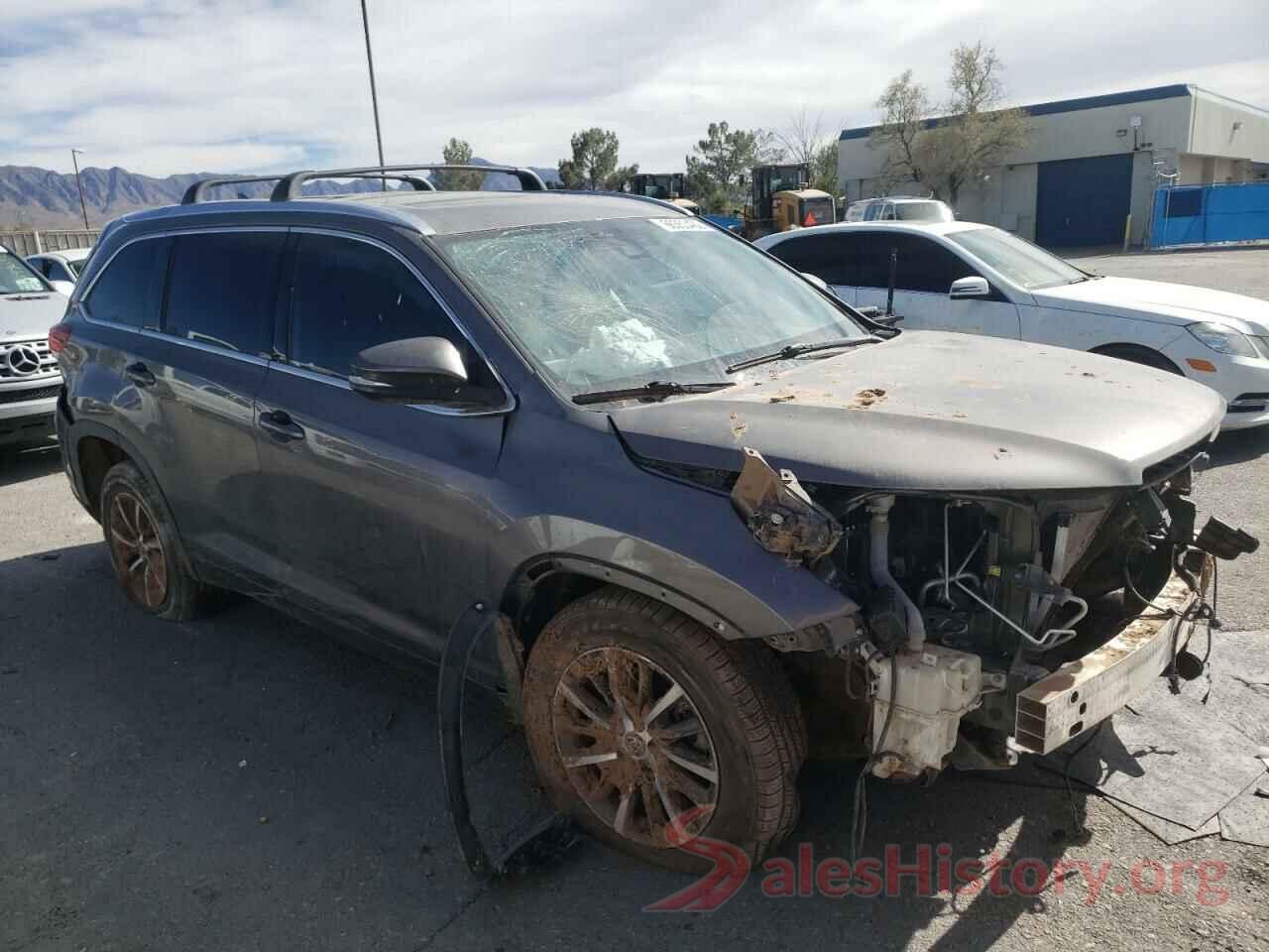 5TDKZRFH2JS548242 2018 TOYOTA HIGHLANDER