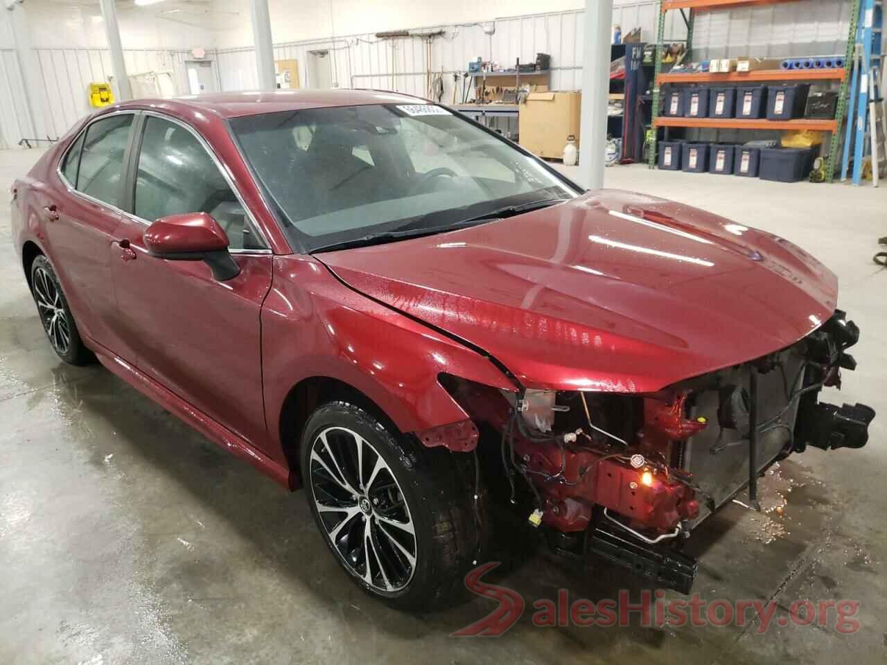 4T1B11HK7JU657868 2018 TOYOTA CAMRY