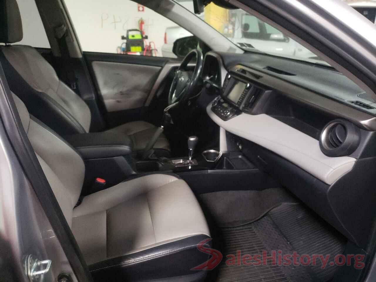 JTMDJREV1JD163628 2018 TOYOTA RAV4