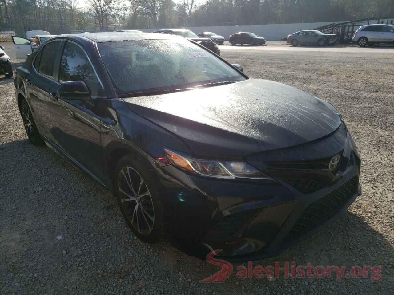 4T1B11HK2JU116047 2018 TOYOTA CAMRY