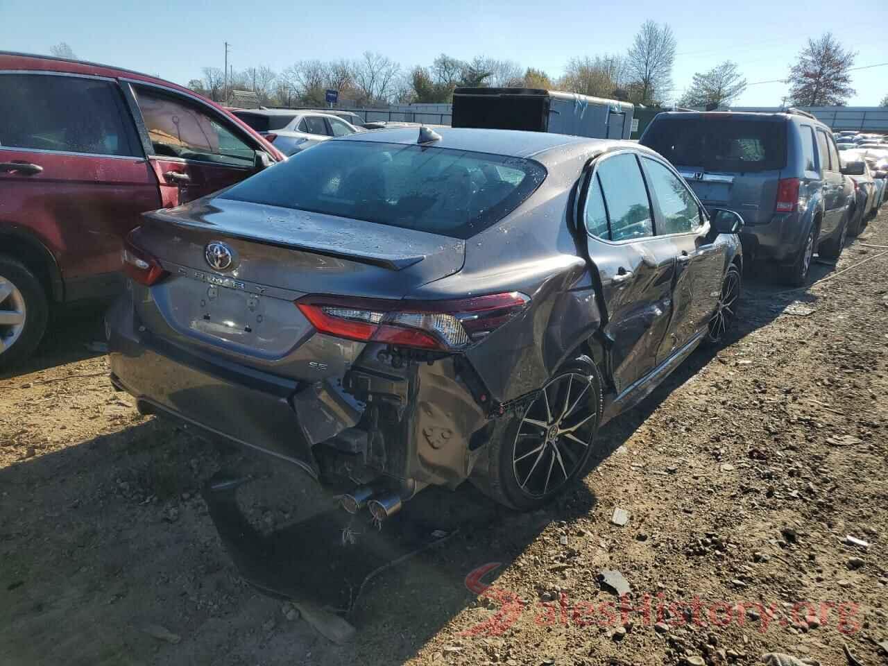 4T1G11AK2MU481011 2021 TOYOTA CAMRY