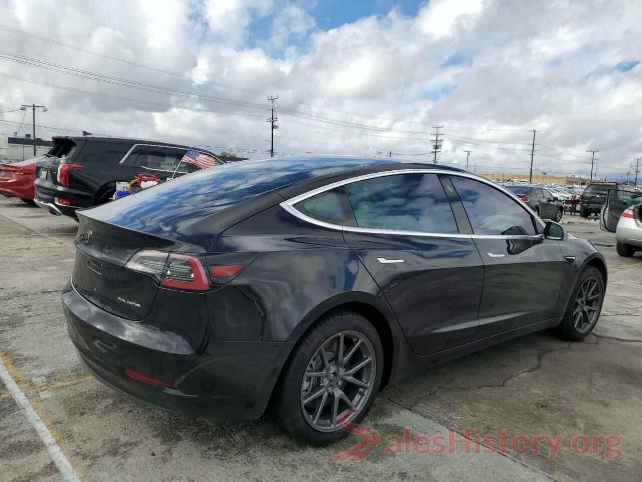 5YJ3E1EB8JF099247 2018 TESLA MODEL 3