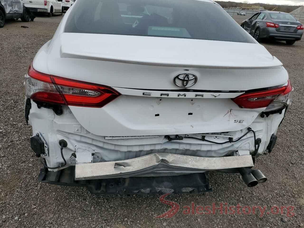 4T1B11HK3JU640484 2018 TOYOTA CAMRY