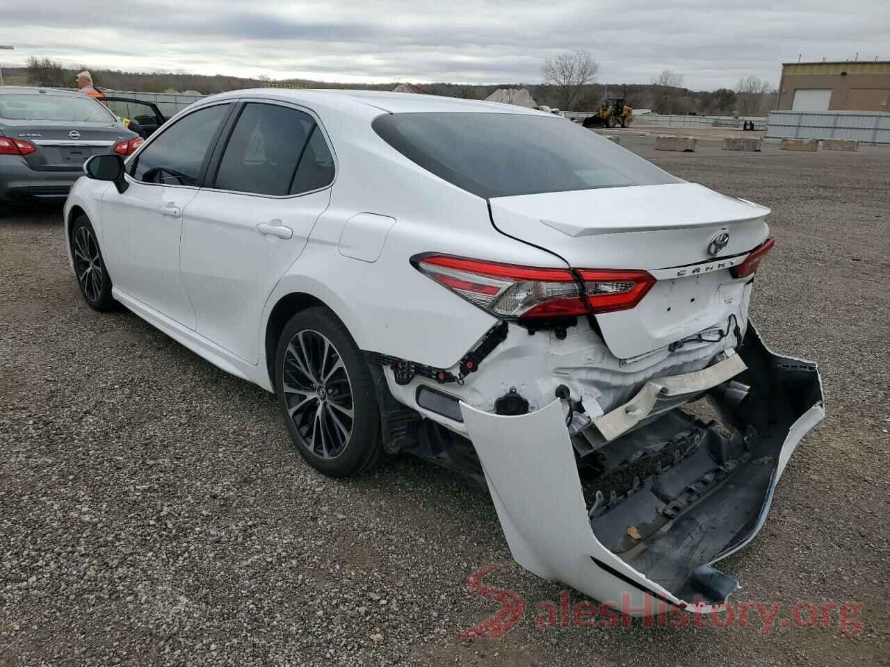 4T1B11HK3JU640484 2018 TOYOTA CAMRY