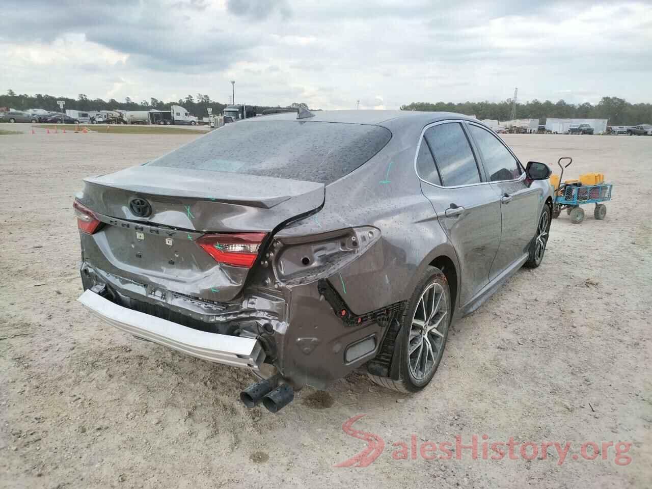 4T1G11AK3NU711656 2022 TOYOTA CAMRY