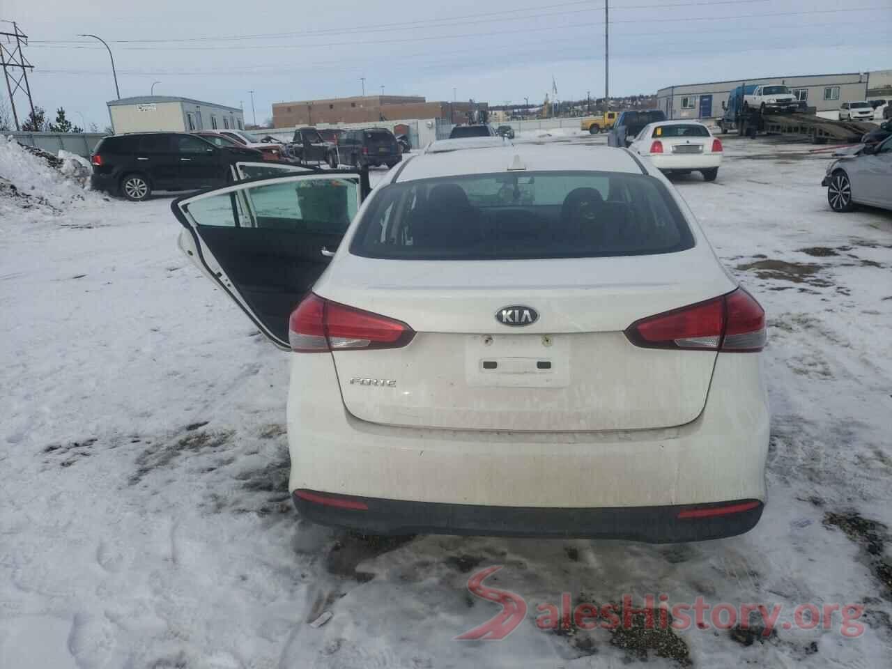 3KPFK4A75JE231296 2018 KIA FORTE