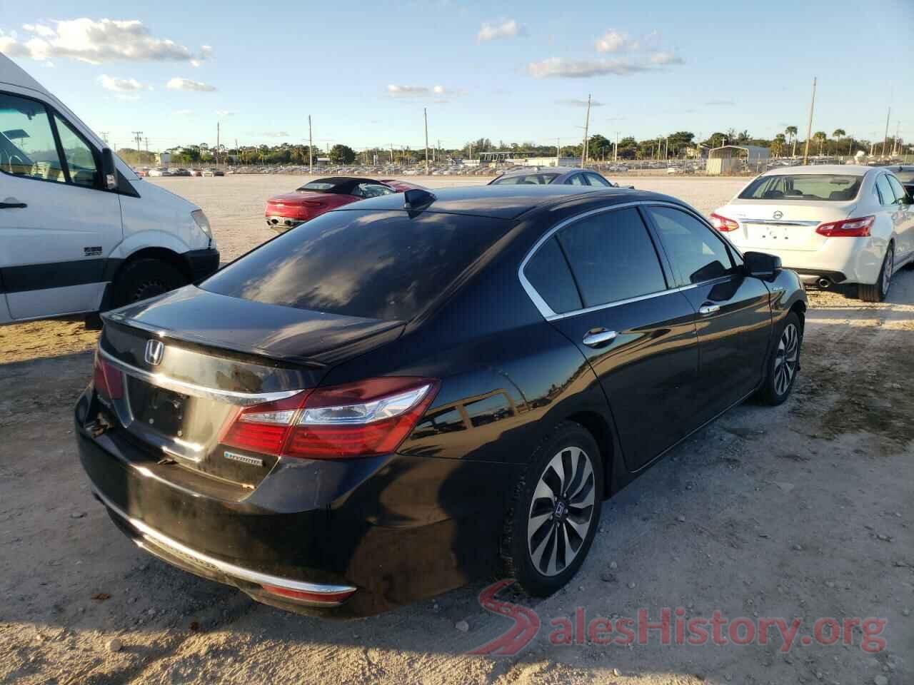 JHMCR6F58HC003875 2017 HONDA ACCORD