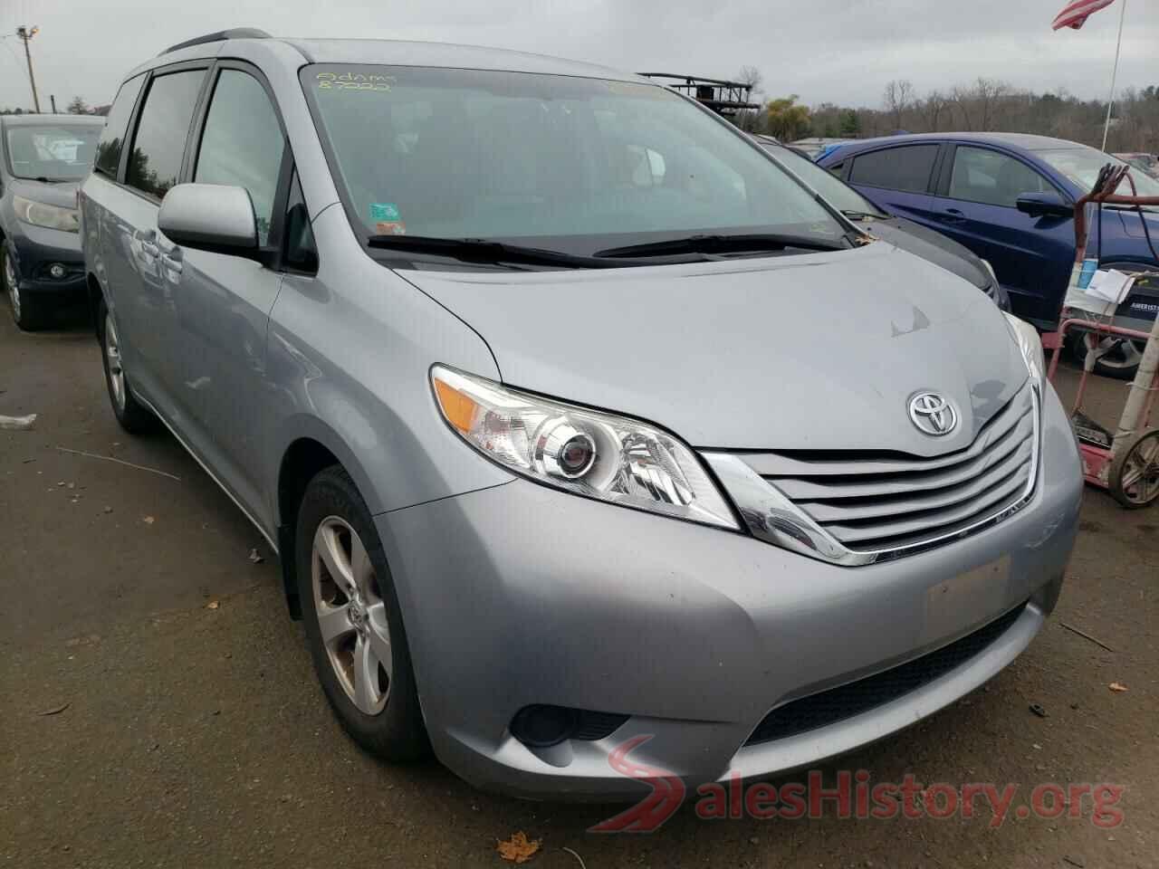 5TDKZ3DC1HS869851 2017 TOYOTA SIENNA