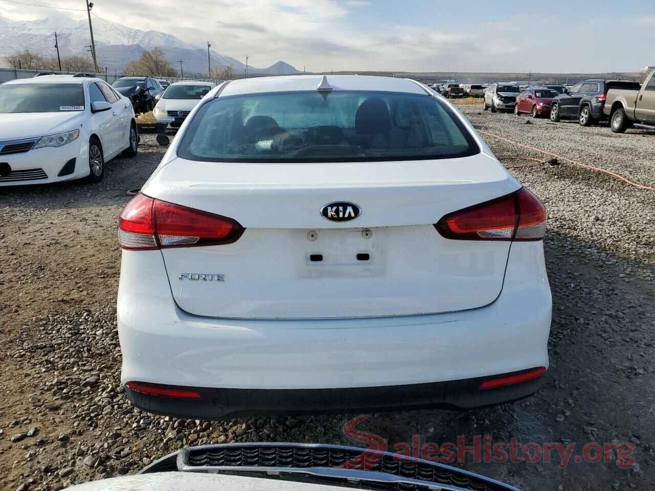 3KPFK4A77JE206321 2018 KIA FORTE