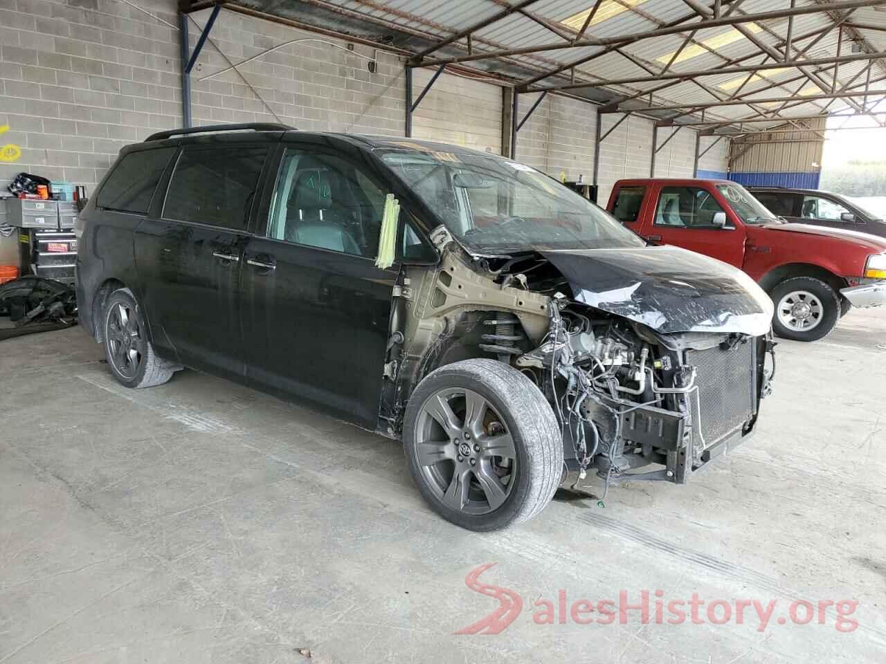 5TDXZ3DC8JS926588 2018 TOYOTA SIENNA